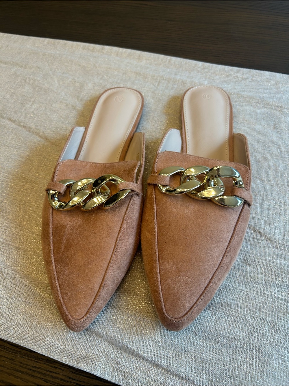 Women’s Size 10 Camel Tan Pointed Toe Mules Gold Chain Loafer Flats new